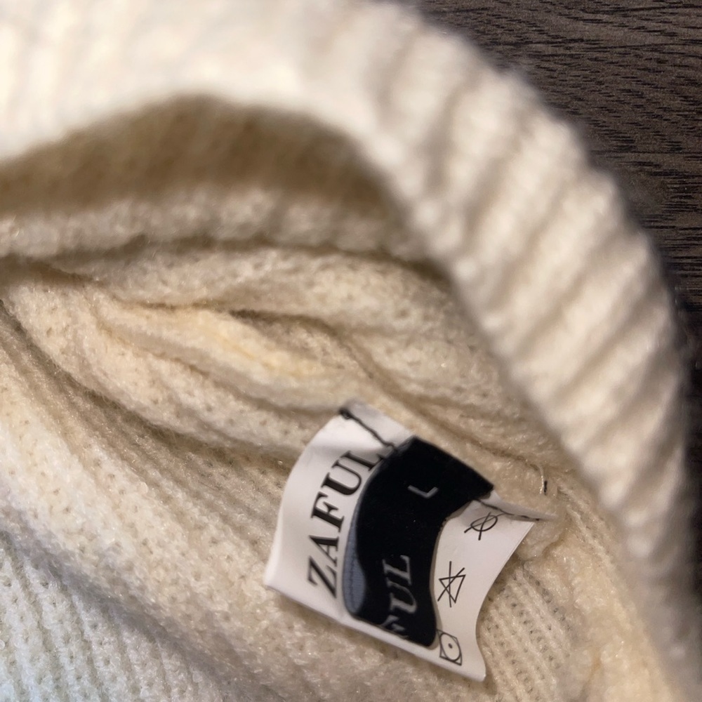 Knit Hoodie - Picture 6 of 6